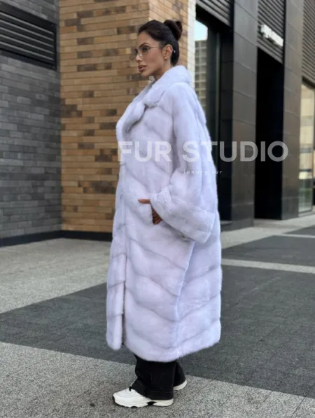 Светлая норковая шуба 