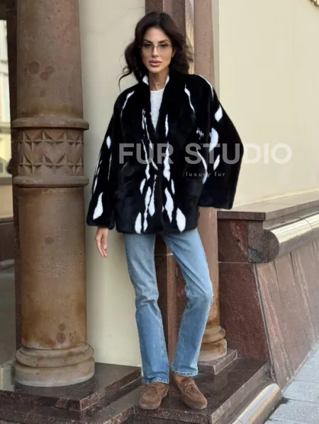 Черный норковый полушубок с рисунком - фото 3