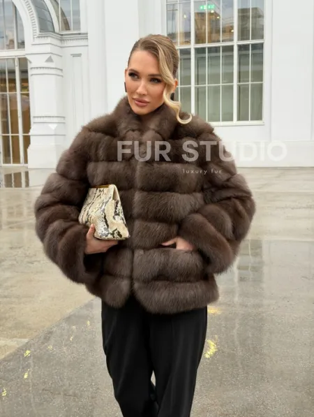 Меховой жакет из куницы - фото 24