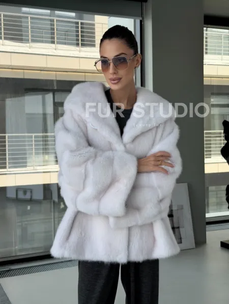 Белый норковый полушубок с капюшоном кобра - фото 14