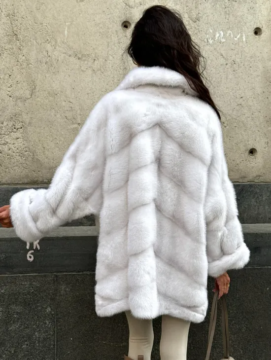 Светлый полушубок из натурального меха норки, английский воротник - фото 6