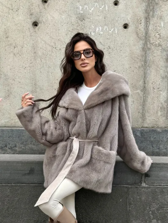 Шуба Oversize из меха цельной норки с капюшоном - фото 6