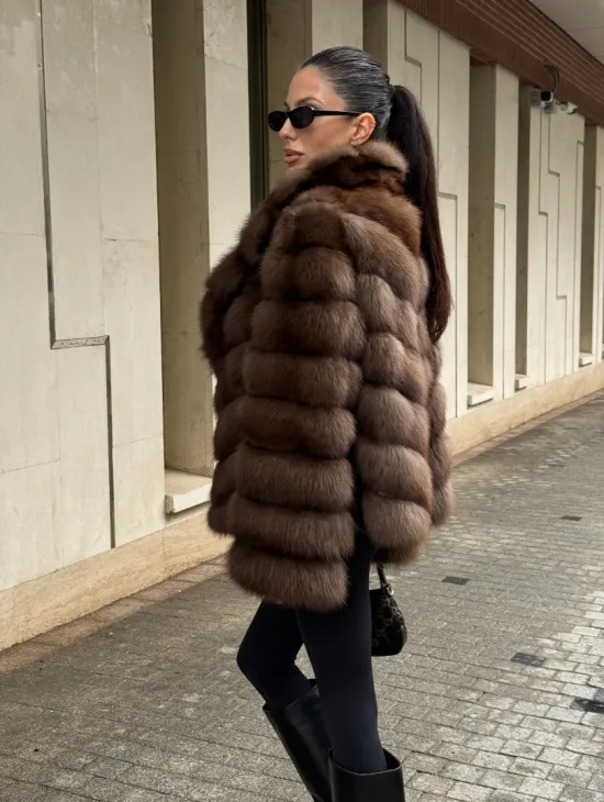 Шуба из меха куницы Dark с английским воротником - фото 7