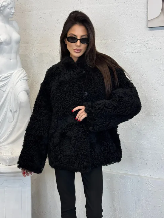 Черный двухсторонний полушубок из натурального меха овчины - фото 4