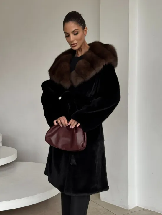 Шуба женская из норки PREMIUM с капюшоном кобра из меха куницы - фото 7