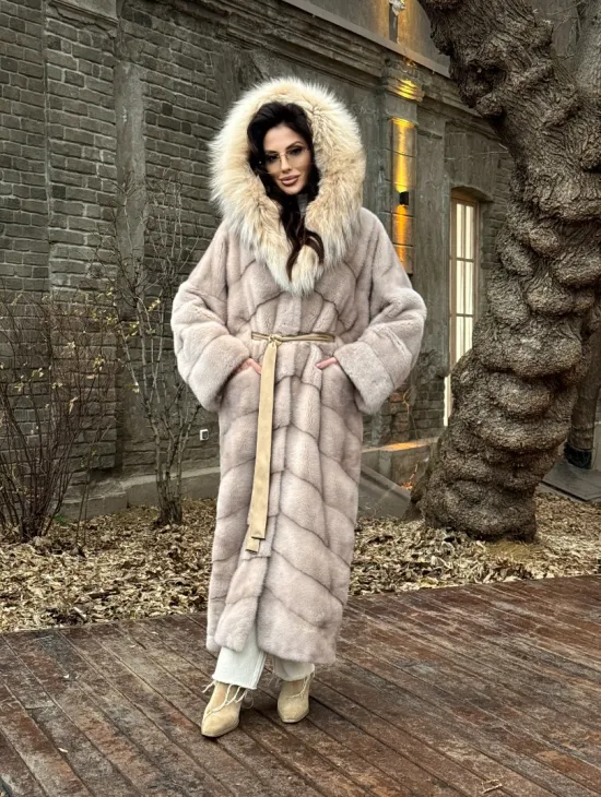 Шуба теплая из меха норки с капюшоном из натуральной рыси - фото 10