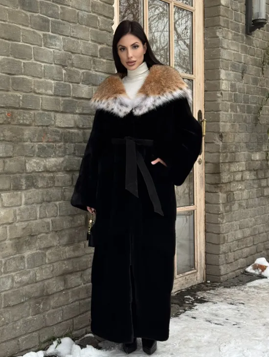 Черная длинная шуба из норки с капюшоном из меха рыси - фото 9