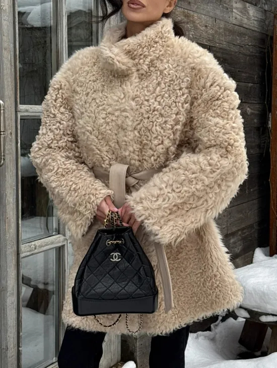 Двухсторонняя женская шуба - дубленка из меха испанского тиградо в бежевом цвете - фото 2