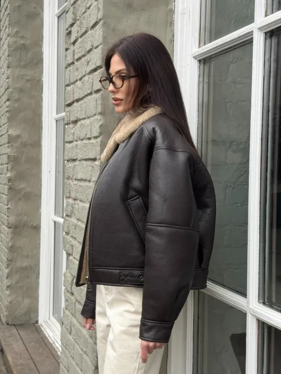 Короткая куртка - дубленка из натуральной овчины кёрли - фото 6