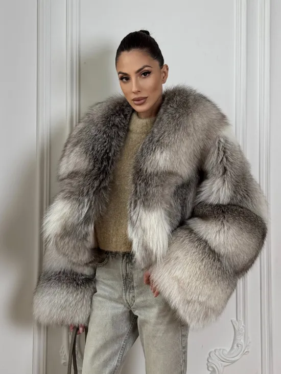 Женская короткая меховая куртка - шуба из натурального лисьего меха - фото 0