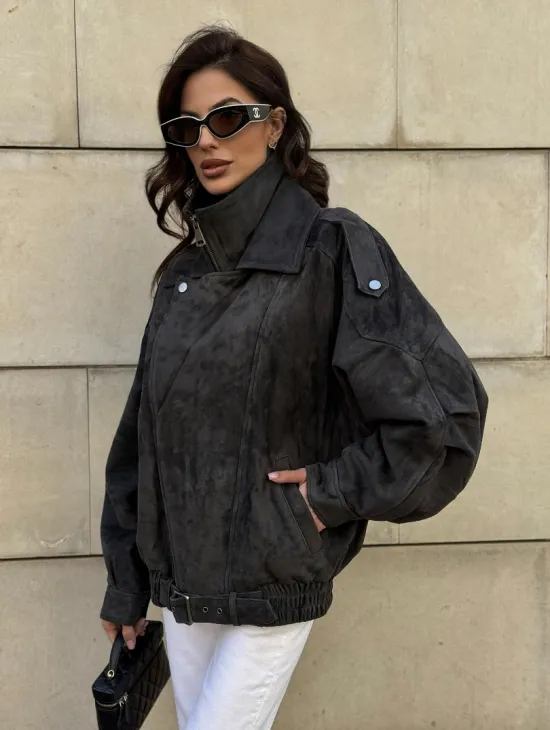 Бомбер оверсайз из замши Grey с двойным воротником и карманами - фото 8