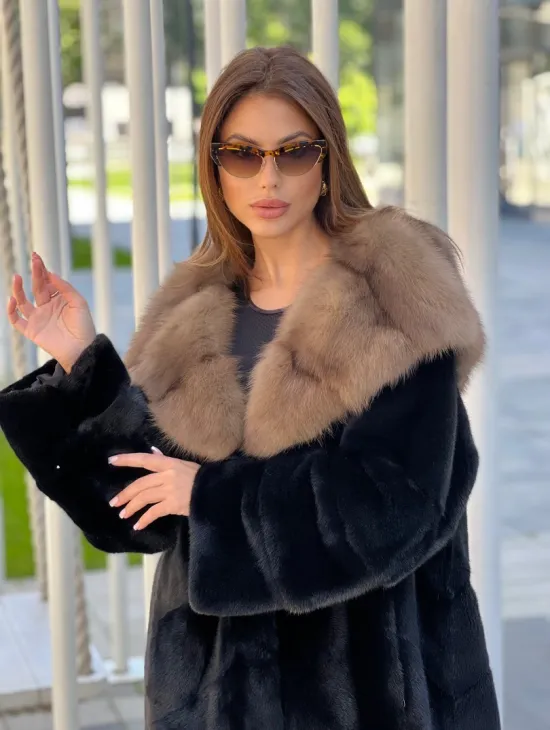 Норковая шуба с капюшоном из куницы фасон балон - фото 3