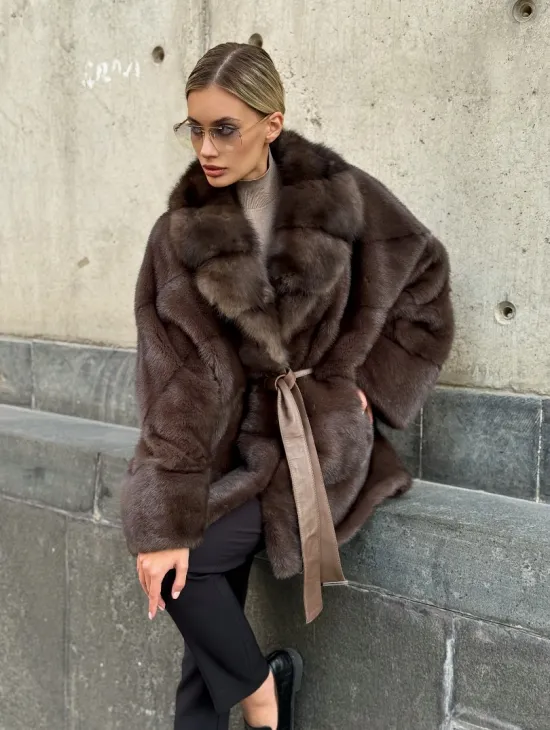 Полушубок норковый женский с воротником куница - фото 8