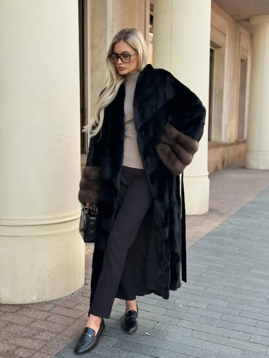 Черная норковая шуба с отделкой на рукавах из меха куницы - фото 9