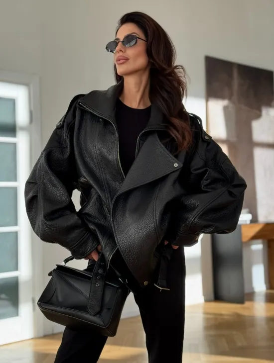 Черная кожаная куртка - фото 1