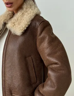 Короткая дубленка - женская - фото 2