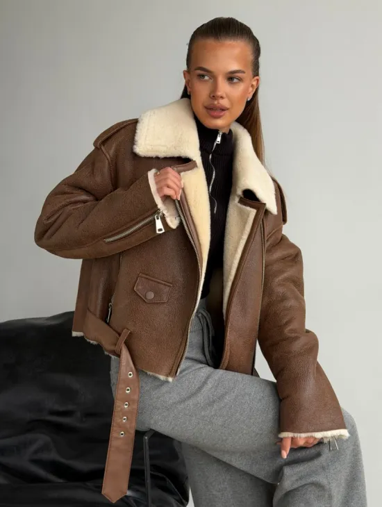 Короткая косуха-дубленка из овчины - фото 4