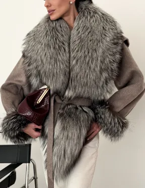 Полупальто с мехом чернобурки - фото 2