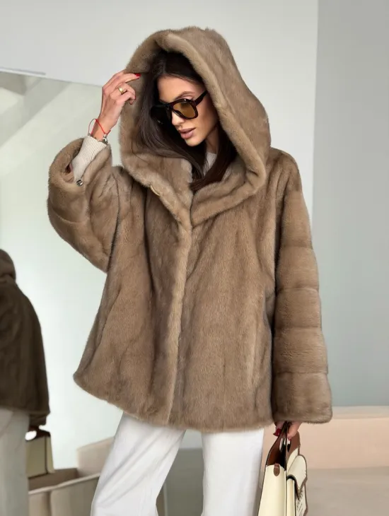 Короткая зимняя норковая шуба с капюшоном - фото 10