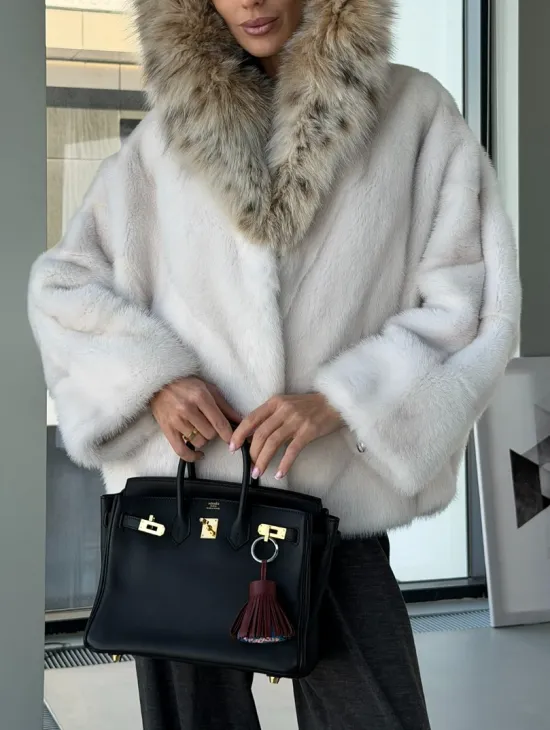 Белое норковое пончо-шуба с капюшоном из рыси - фото 2