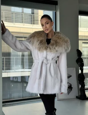 Белая шуба с капюшоном из рыси - фото 20