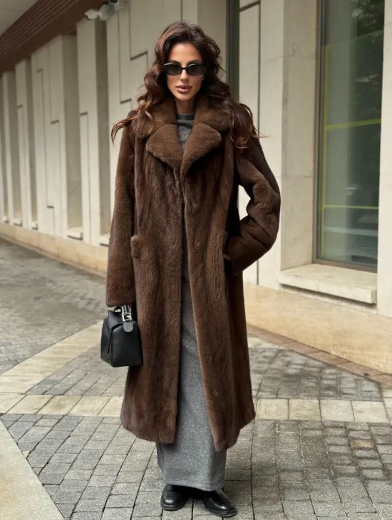 Шуба из меха норки в натуральном цвете под соболь - фото 5