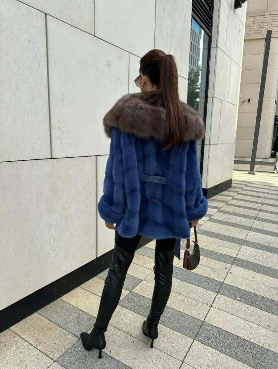 Норковое манто с капюшоном из куницы - цвет васильковый - фото 3