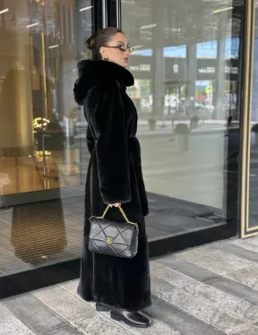 Удлиненная шуба из норки BLACKGLAMA с капюшоном - фото 10