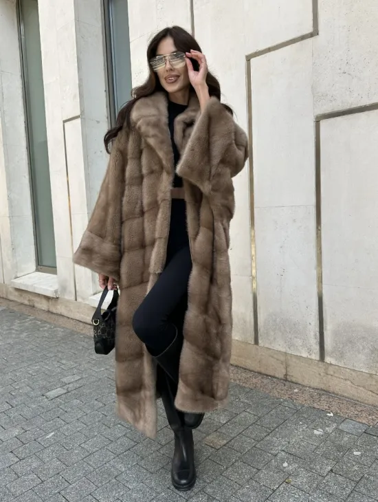 Норковая шуба с английским воротником  - цвет пастель  - стиль 